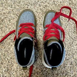 (Never Worn) Merrell Ashford Classic Chukka Hiking Boot Size 9.5